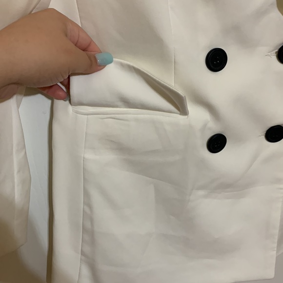 Ivory blazer - Picture 3 of 10